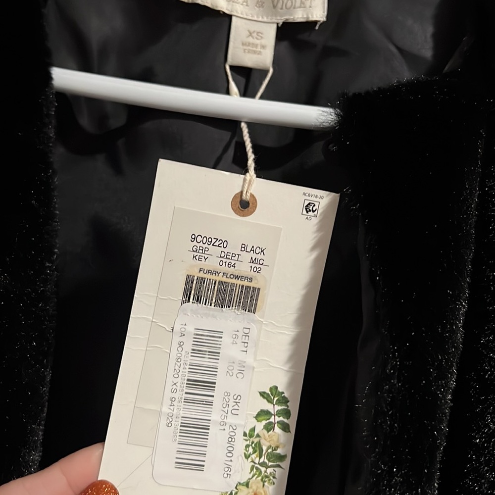 Chelsea & Violet Balloon Faux Fur Coat - NWT - XSmall - Picture 5 of 8